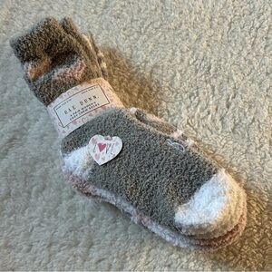 Rae Dunn Cozy Crew Socks 4 Pairs Shoe Size 5-10 NEW